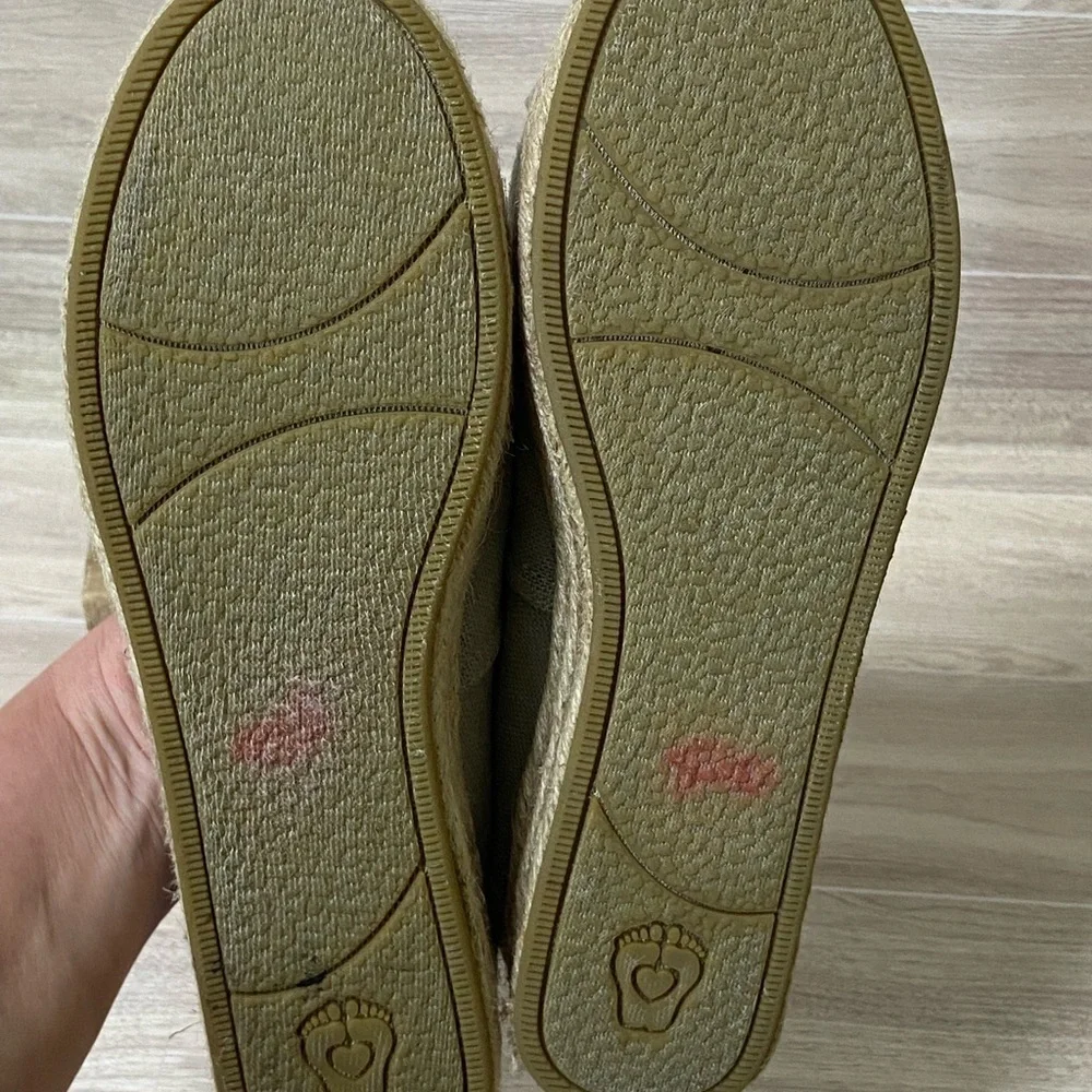 BOBS by Sketchers / Taupe Espadrille Wedge Slip On Shoes Size 8W